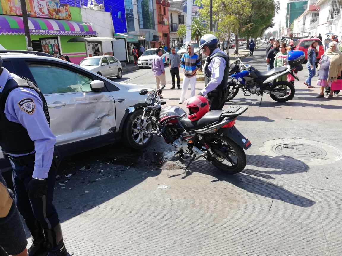 Motociclista resulta lesionado tras impactar una SUV en Apizaco